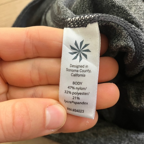 Athleta salutation 7/8 gray leggings size small - Picture 4 of 8